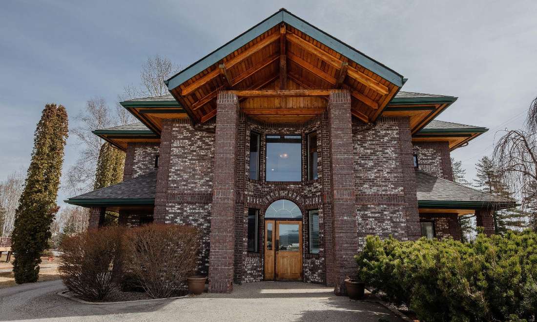 front door of ponderay dental clinic